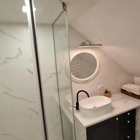 Zema5 Old Town Loft * Вильнюс