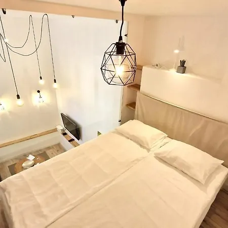 Zema5 Old Town Loft Lägenhet